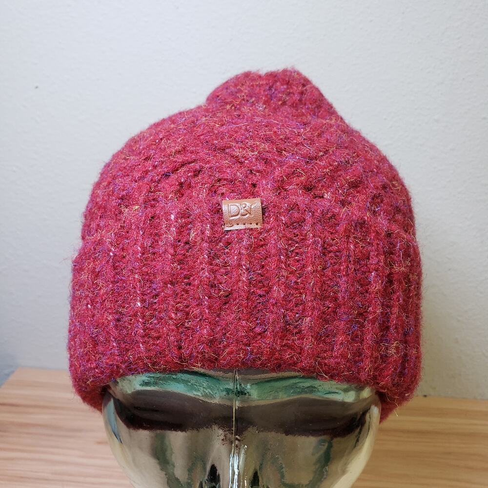 D&Y One‎ Size Knit Beanie Hat Maroon Red Tweed Yarn Fall Winter Cap Cozy NWT